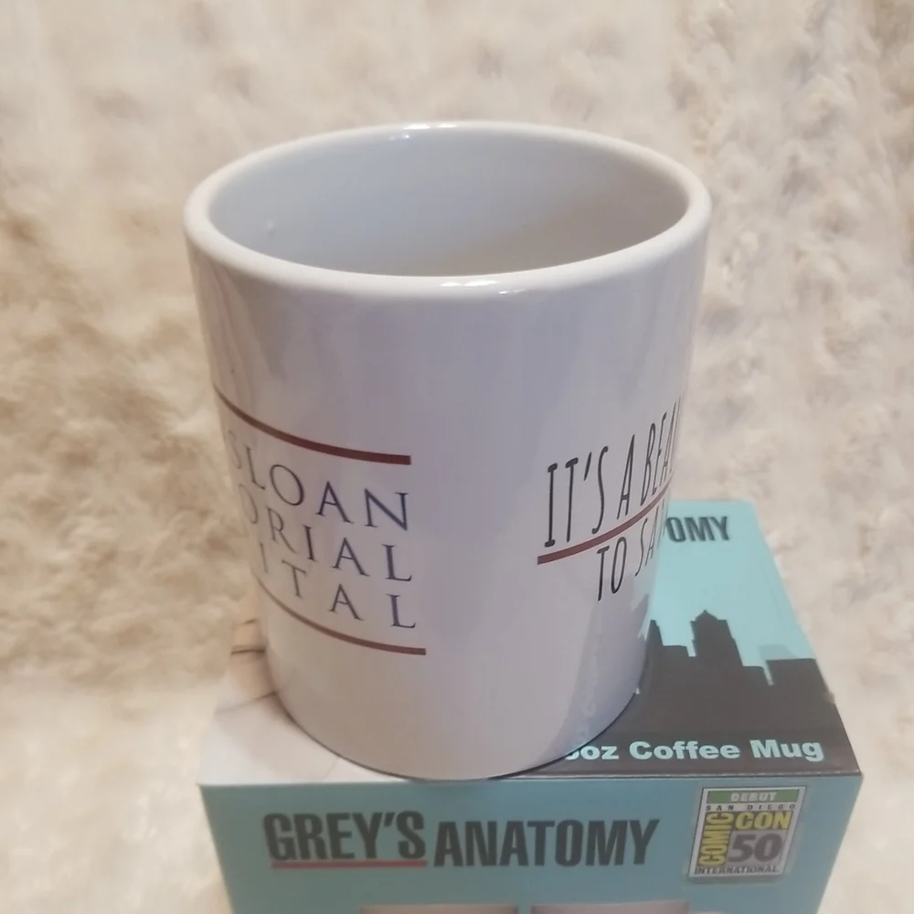 Grey's Anatomy 16oz Coffee Mug - Picture 4 of 10